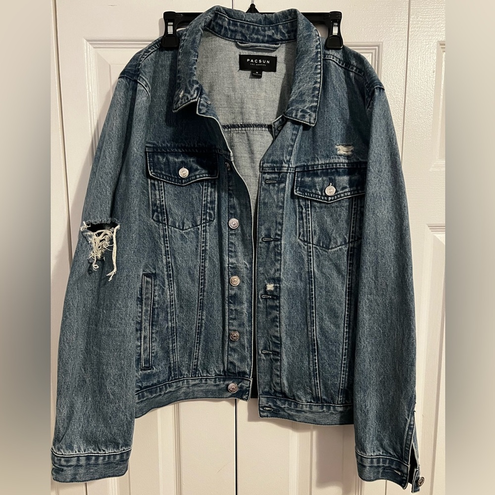 PacSun distressed jean jacket size medium